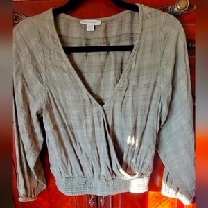 Ladies size M long sleeved shirt from American Eagle.
